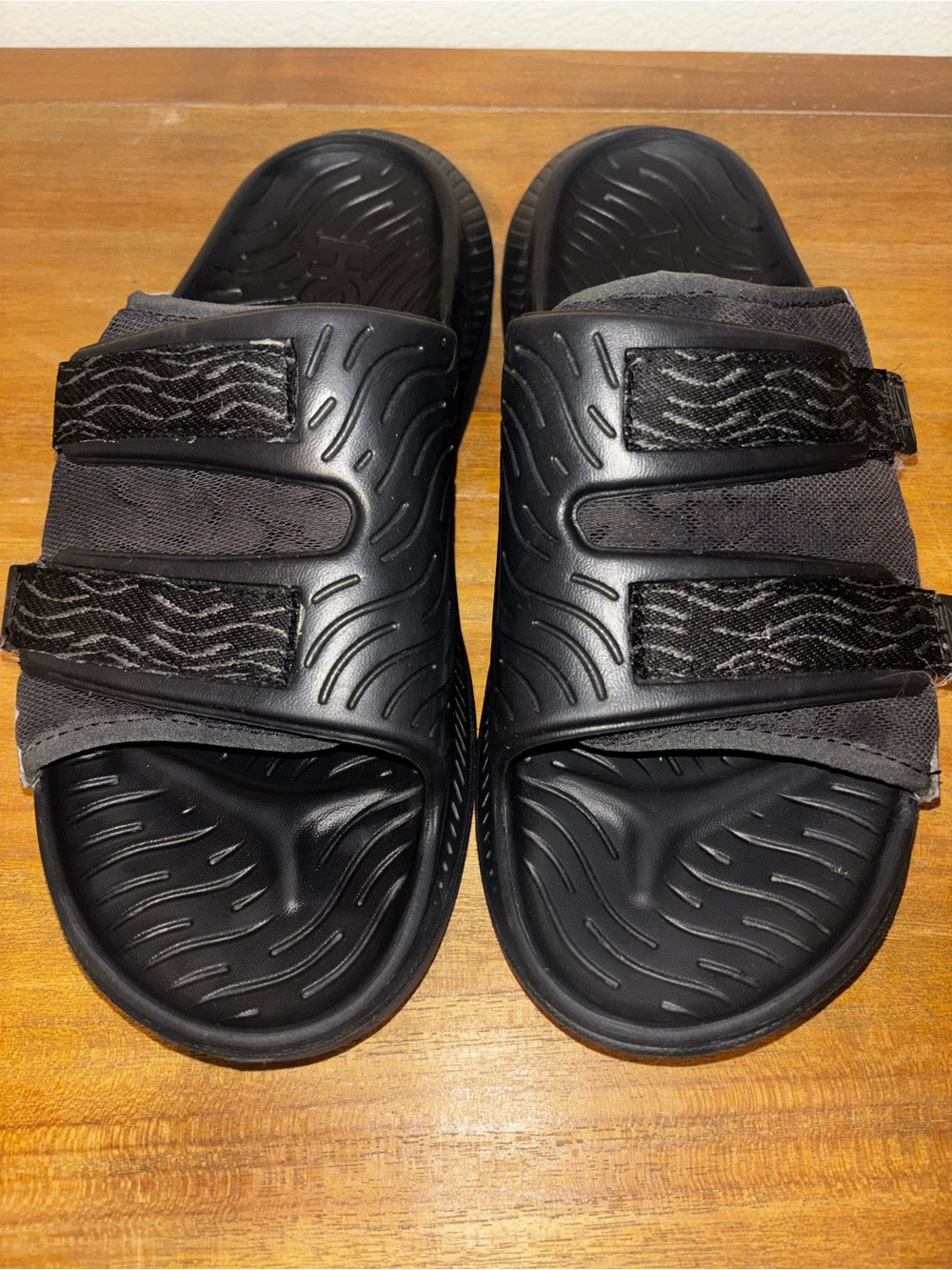 Hoka Ora Luxe Recovery Slide - Picture 2 of 5